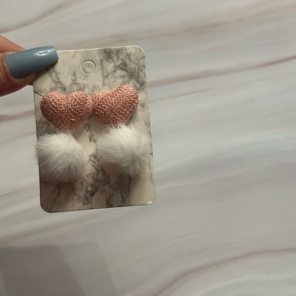 Heart Stud Earrings w Faux Fur - Picture 2 of 3